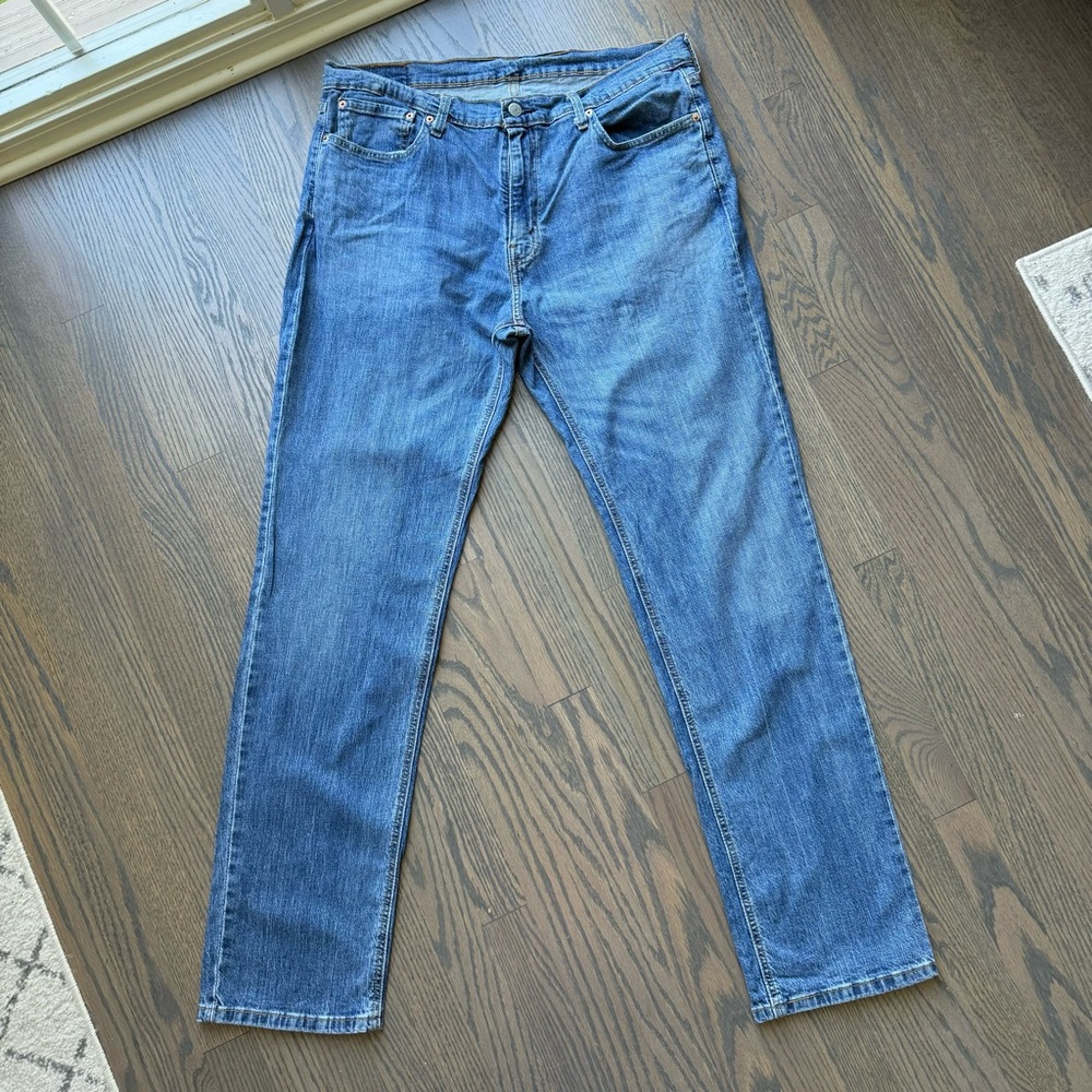 Pre-owned Men’s Levi’s 541 Athletic Fit Taper Jeans. Size: 36 x 34.